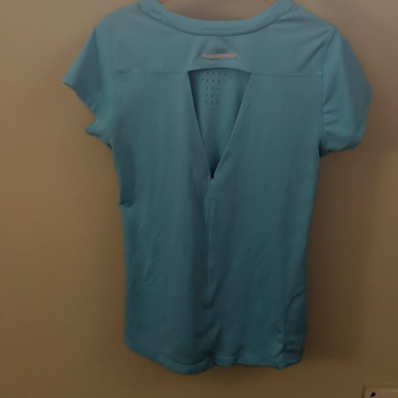 3/$12‼️Running tee - Picture 2 of 4